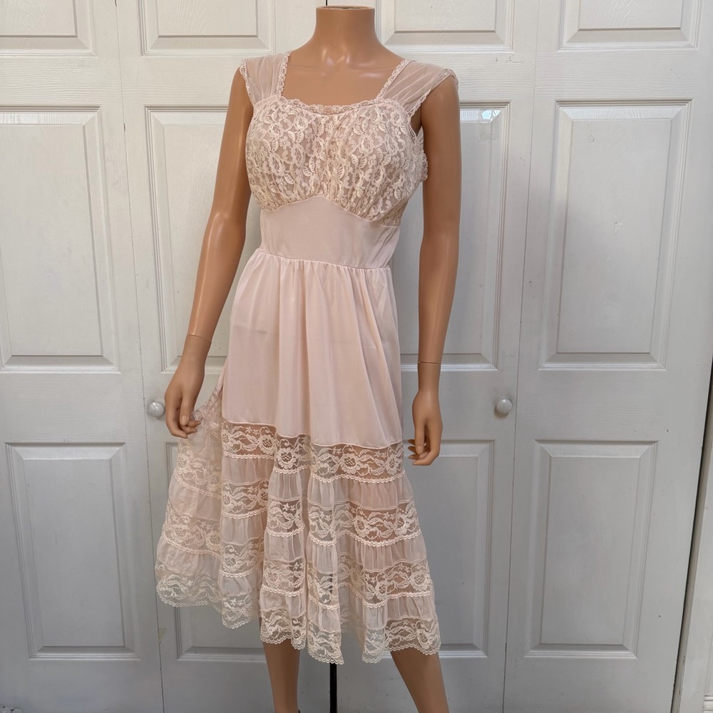VTG Aristocrat by Superior Lace Nylon Light Pink Slip Dress Size S Nightgown